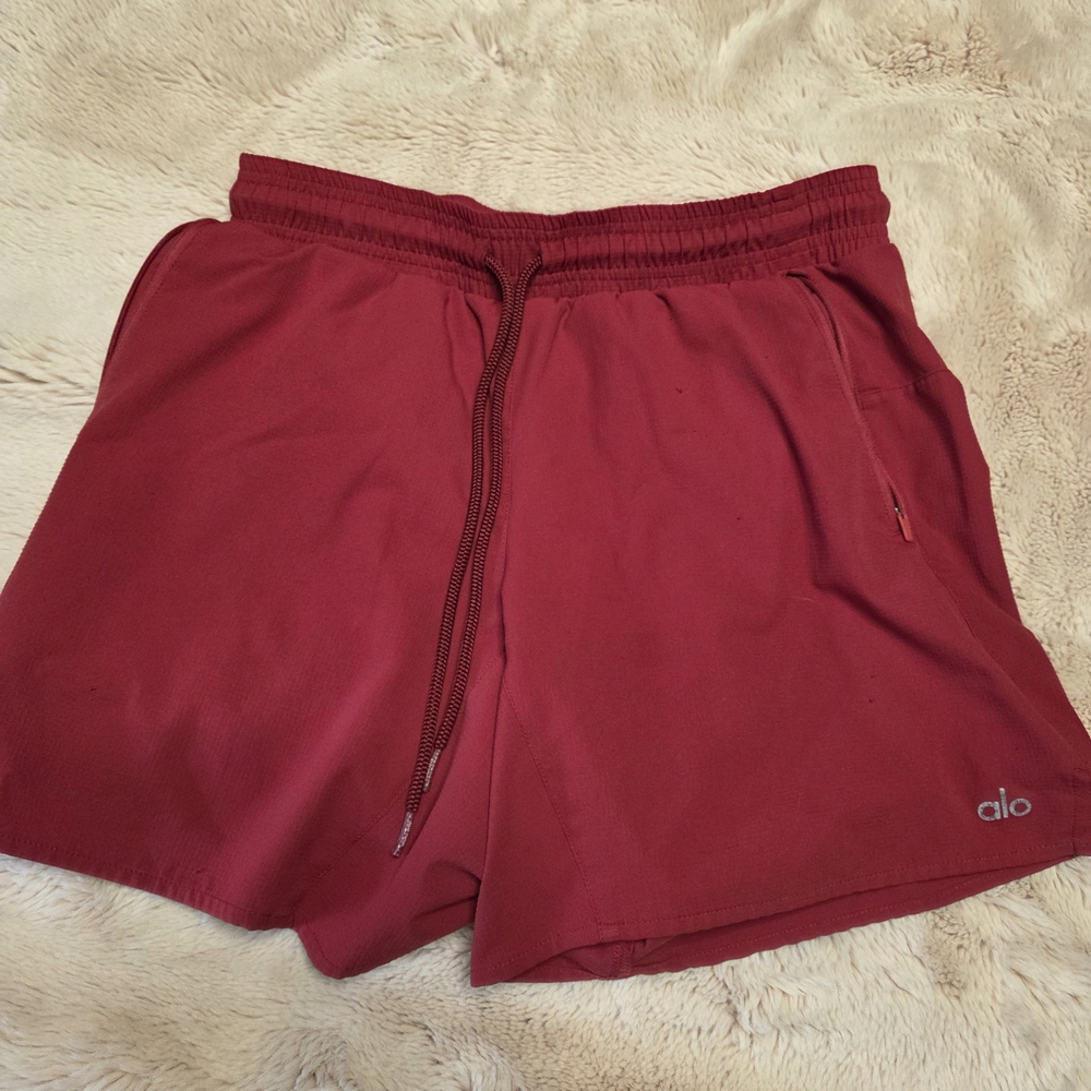 ALO Yoga Men's Red Athletic Shorts